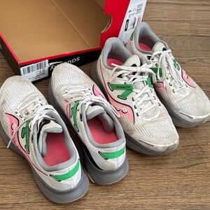 Saucony guide 16 women’s 9 two pairs